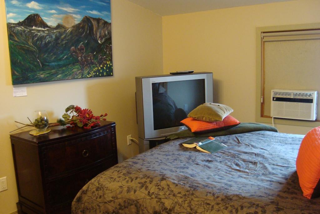 Ypc Fitness & Accomodations Invermere Cameră foto